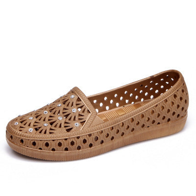 Hollow summer breathable flats for mom comfy walking nursing water shoes