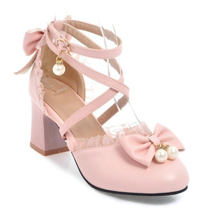 Women's closed toe criss cross chunky heeled sandals