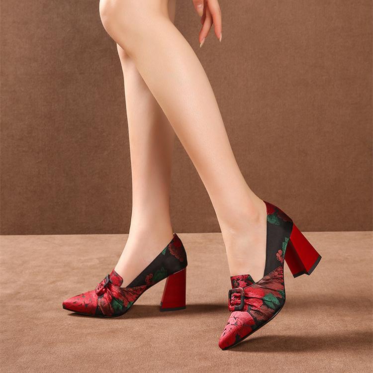 Women's retro ethnic floral print chunky heel pumps