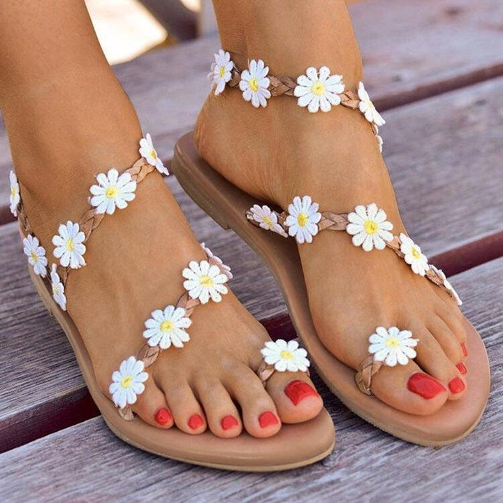 Women's white floral ring toe beach sandals
