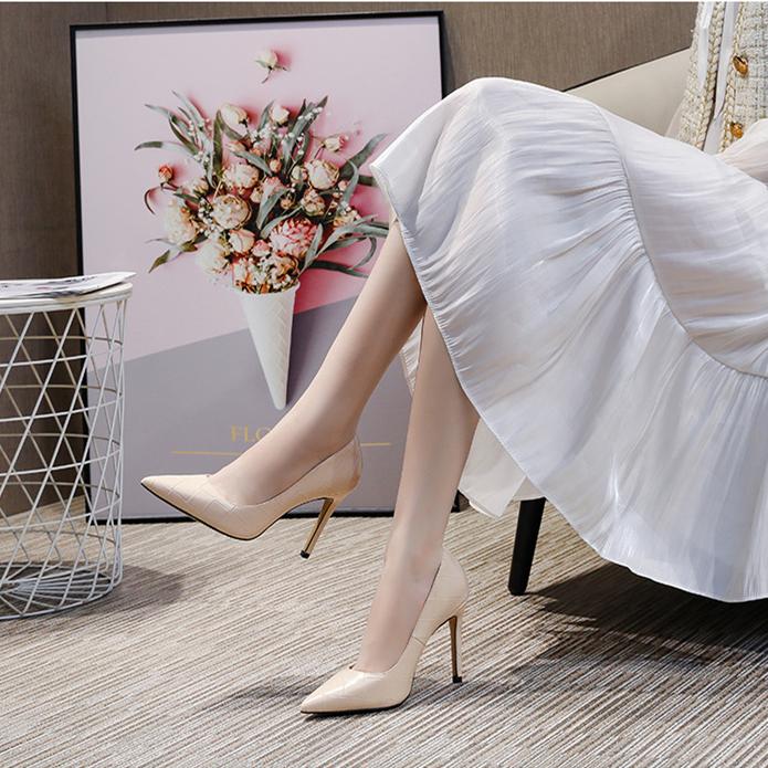 Women's calssic quilted high heels pumps