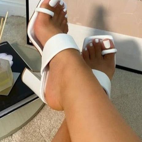 Women's ring toe chunky high heel slide shoe