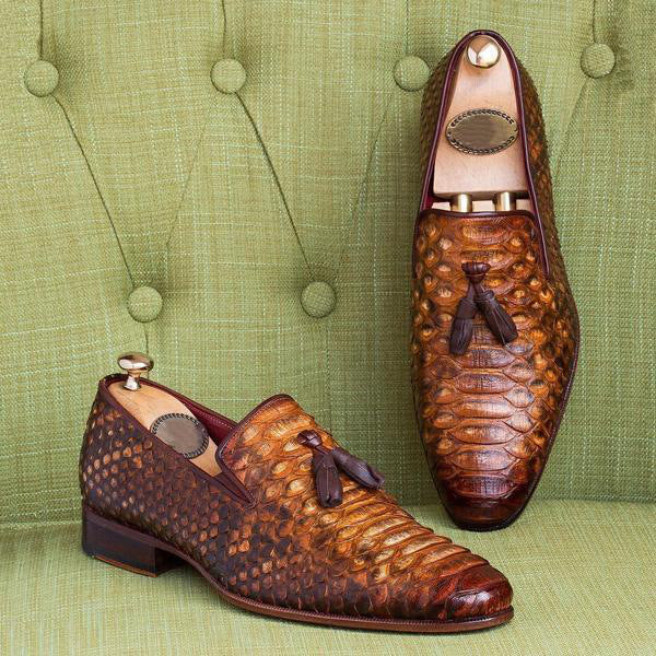 Men's retro brown slip on tassels loafers business workwear dress shoes