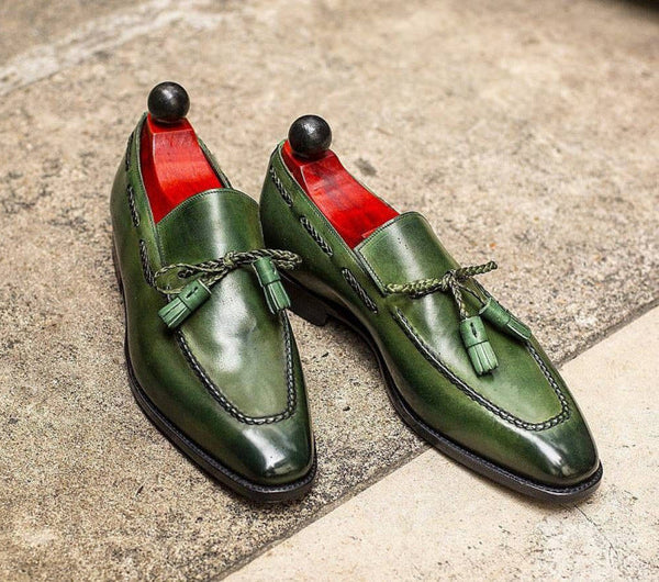 Men's retro green slip on tassels loafers business workwear dress shoes