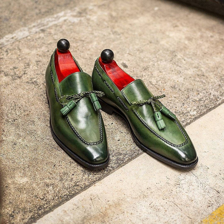 Men's retro green slip on tassels loafers business workwear dress shoes