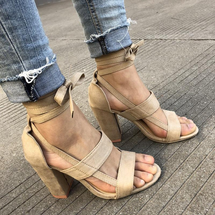 Women's lace-up chunky heels