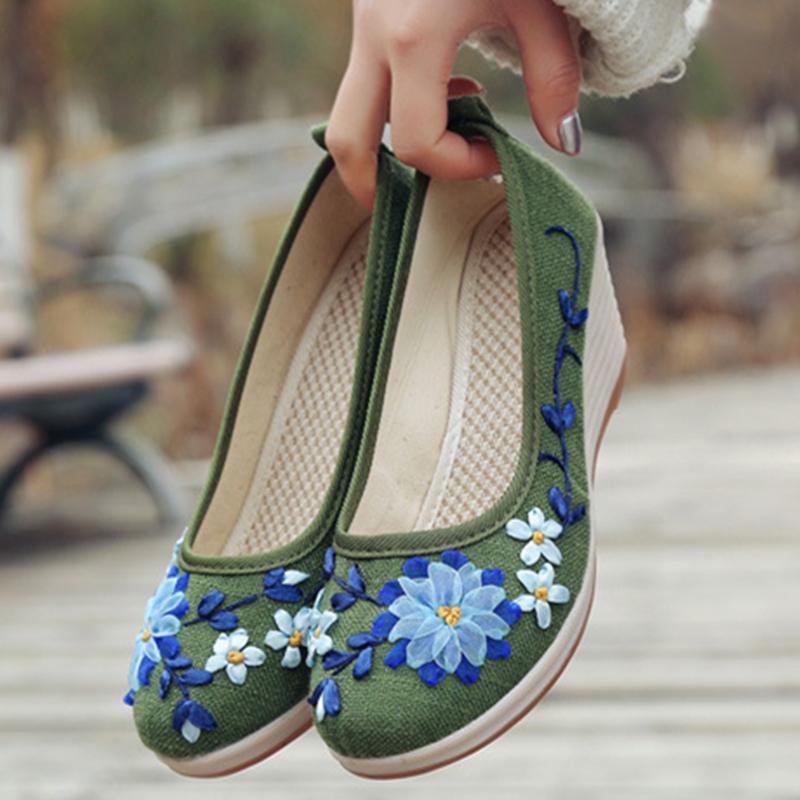 Retro flower embroidery wedge loafers all seasons slip on daily shoes