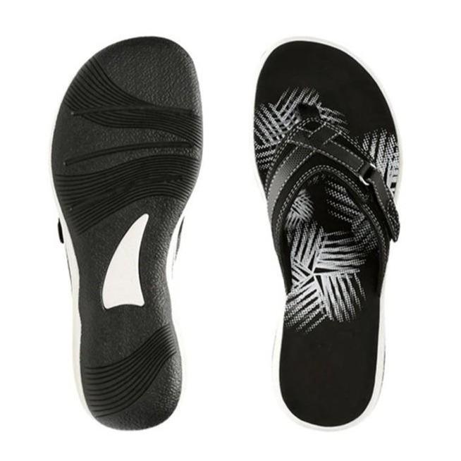 Women's flat comfy walking flip flops beach slide sandals