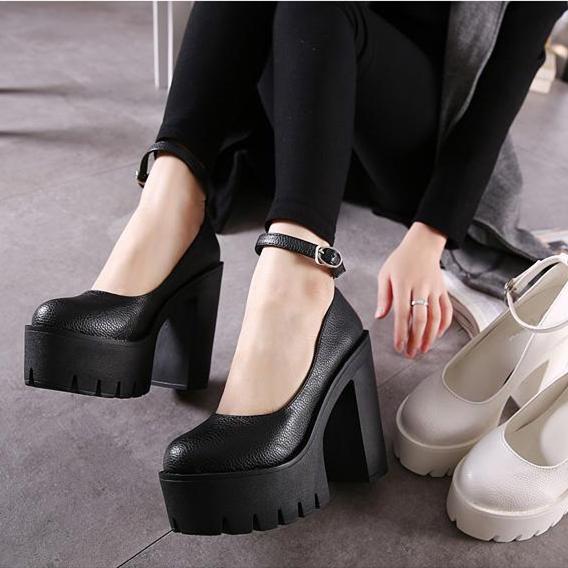 Women's thick platform closed toe chunky high heels