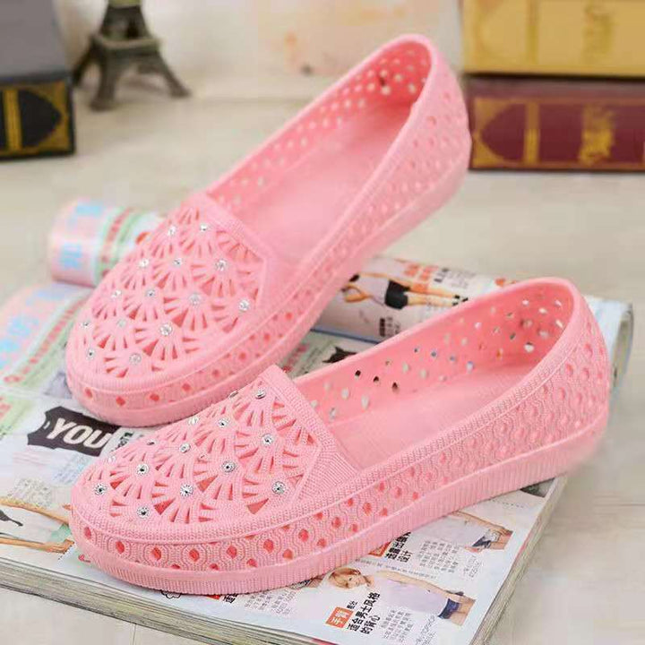 Hollow summer breathable flats for mom comfy walking nursing water shoes
