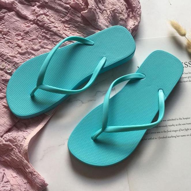 Women's casual flat flip flops sandals