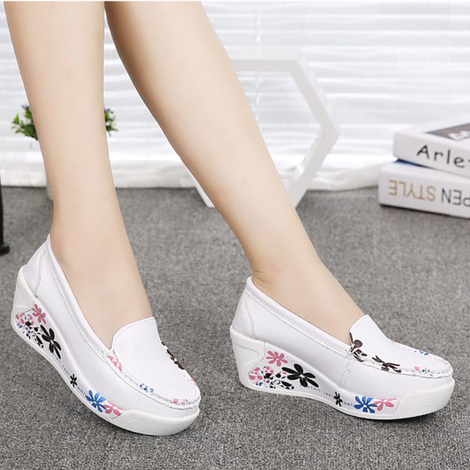 Women's platform wedge slip on nursing loafer shoes floral print casual shoes for mom