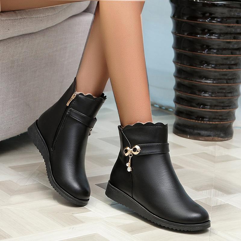 Flower cuff black ankle bootes | Cute short boots