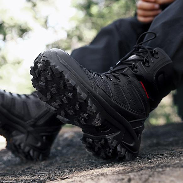 Men's chunky platform anti-skid military combat boots | High cut front lace boots