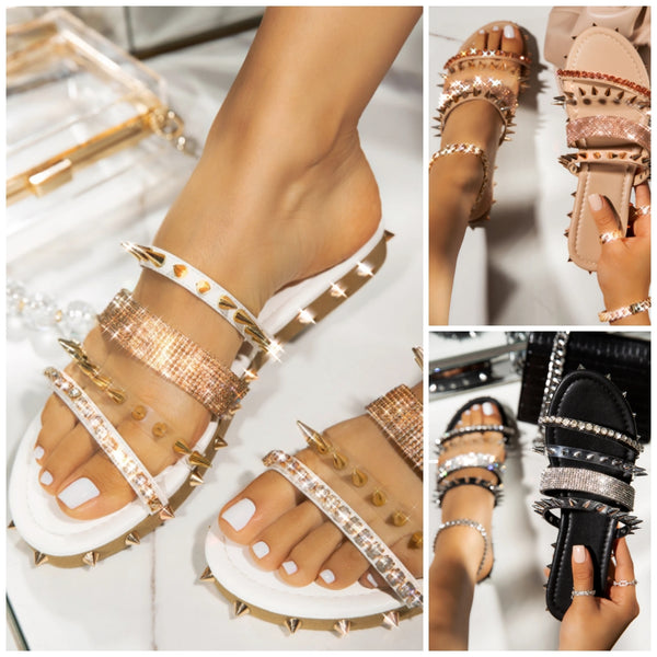 Women Summer Fashion Flat Heel Rivet Rhinestone Sandals